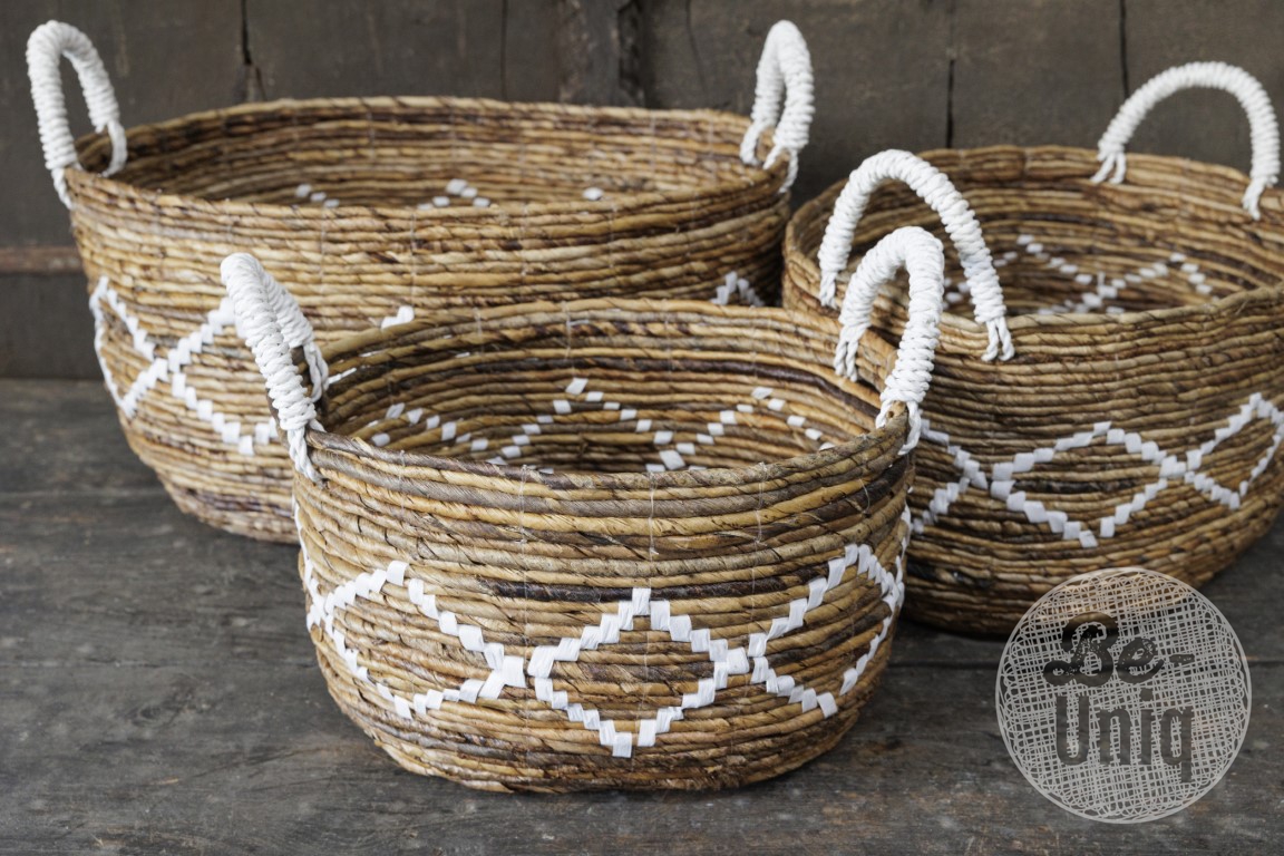 Baskets Julia set/3 | Natural white