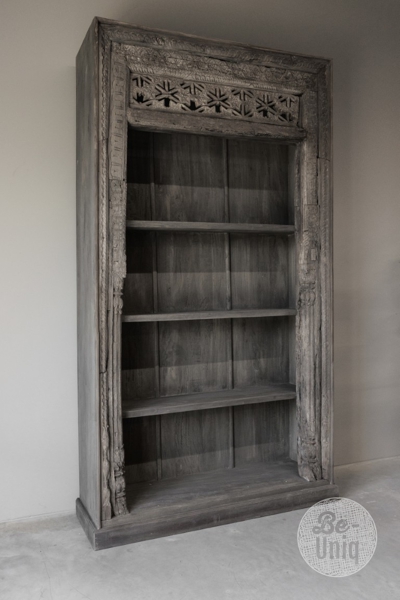 Oude boekenkast | India