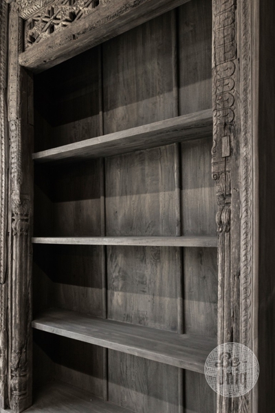 Oude boekenkast | India