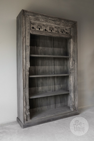 Oude boekenkast | India