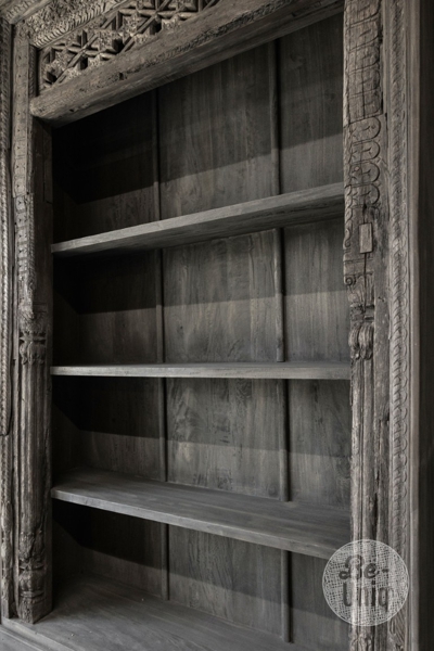 Oude boekenkast | India
