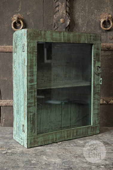 Oud hangvitrine kastje | India