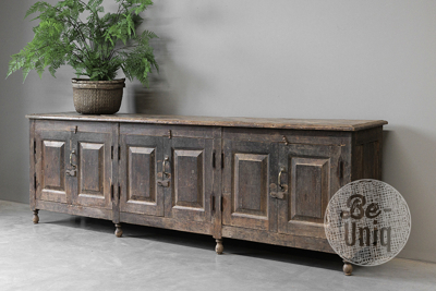 Origineel oud dressoir | India