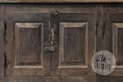 Origineel oud dressoir | India