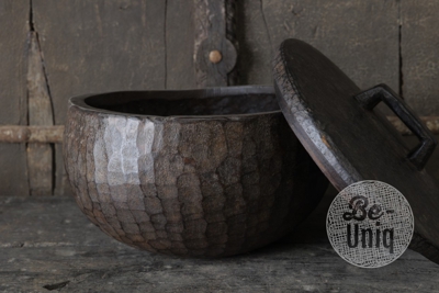 Authentieke bowl met deksel