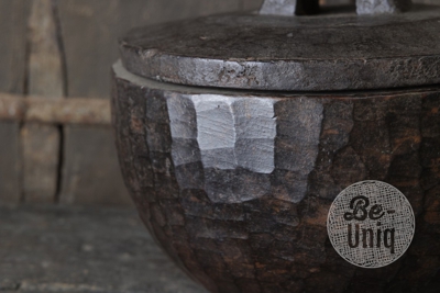 Authentieke bowl met deksel