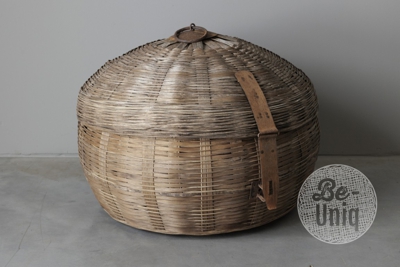 Authentiek rotan mand met deksel