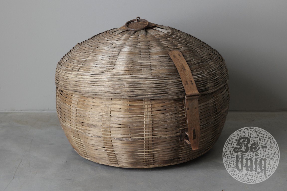 Authentiek rotan mand met deksel