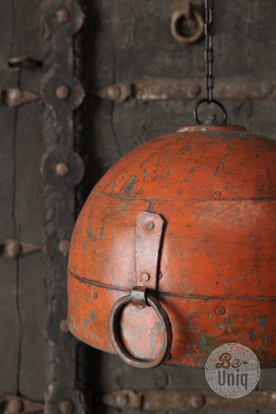 Antieke metalen hanglamp