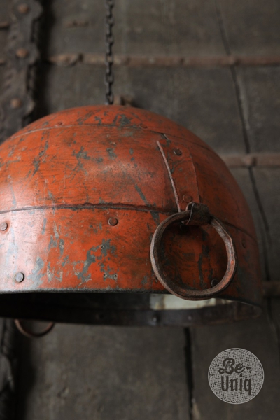 Antieke metalen hanglamp
