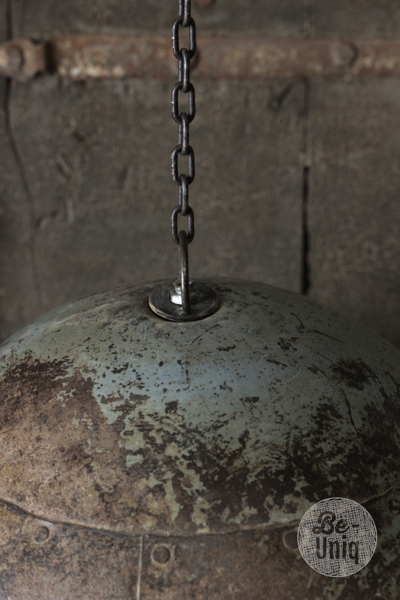 Antieke metalen hanglamp