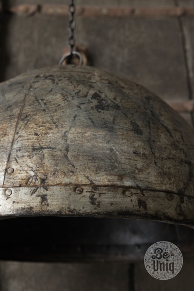 Antieke metalen hanglamp