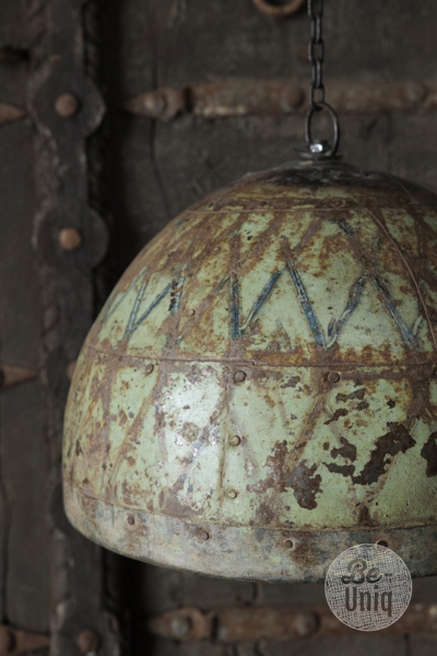 Antieke metalen hanglamp