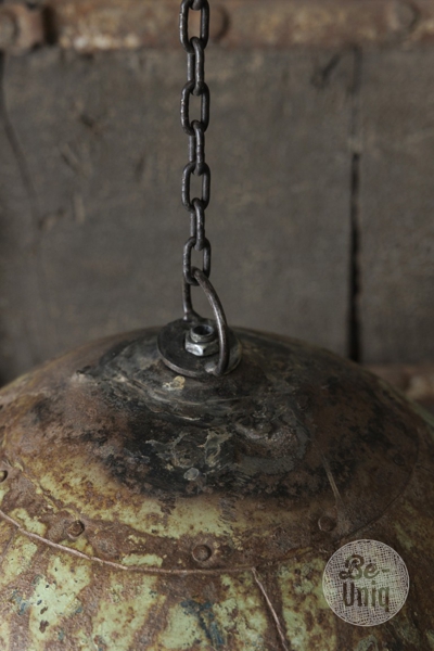 Antieke metalen hanglamp