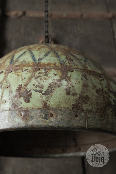 Antieke metalen hanglamp