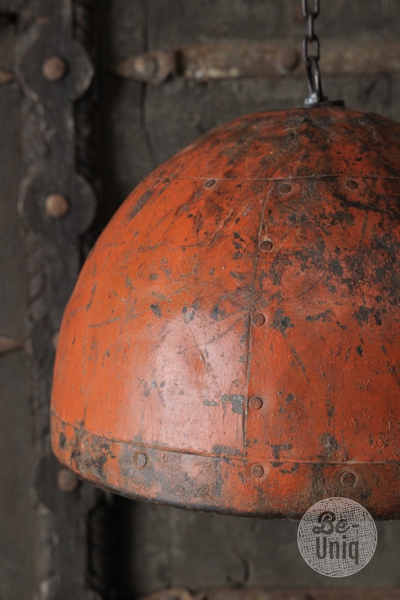 Antieke metalen hanglamp