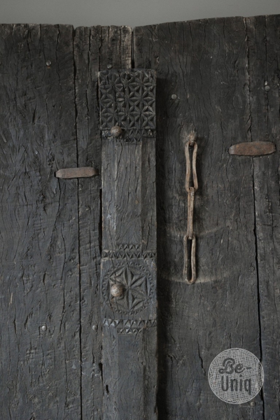 Oude Naga deur | India
