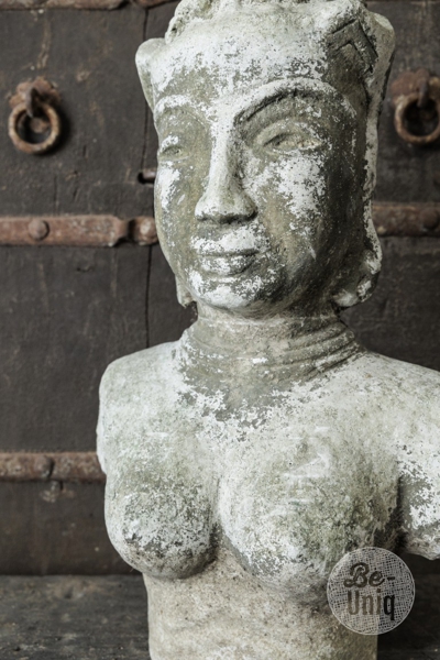 Oud verweerd beeld | Indonesie