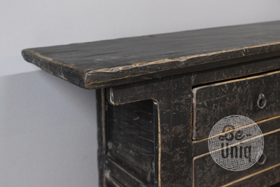 Oud laag dressoir | China