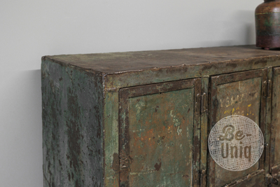 Oud dressoir metaal | India