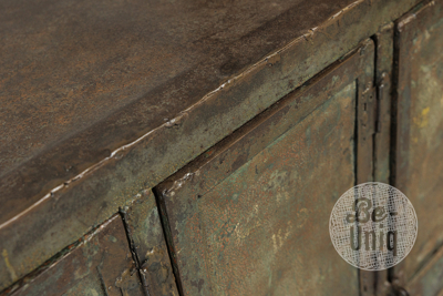 Oud dressoir metaal | India